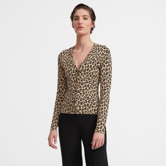 𝅺NWT Theory Leopard Structured V-Neck Cardigan Animal Print Sweater Size Small - Picture 1 of 7
